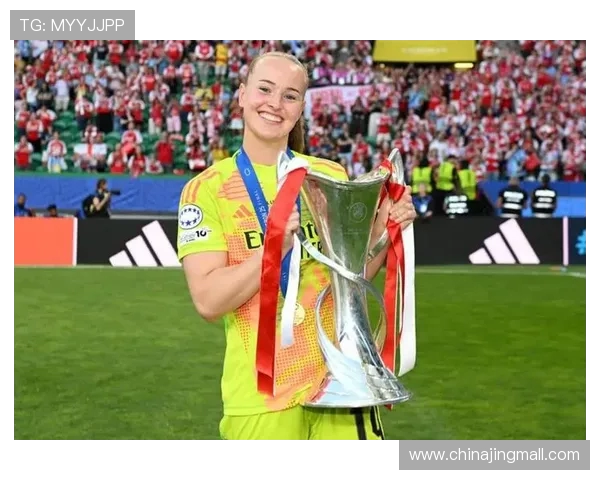 女足欧冠首轮精彩纷呈巴萨大胜拜仁皇马轻取罗马阿森纳遭里昂逆转 女足欧冠首轮精彩纷呈巴萨大胜拜仁皇马轻取罗马阿森纳遭里昂逆转